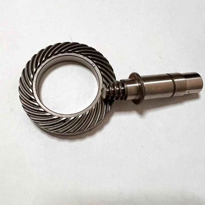 Yüksek redüksiyon oranı ve yüksek hassasiyet için ISO 5-8 Sınıf Diş Doğruluğu ile 20CrMo'dan yapılmış özel Endüstriyel Hypoid Gear