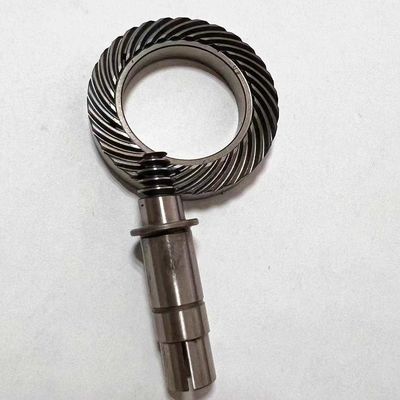 Yüksek redüksiyon oranı ve yüksek hassasiyet için ISO 5-8 Sınıf Diş Doğruluğu ile 20CrMo'dan yapılmış özel Endüstriyel Hypoid Gear